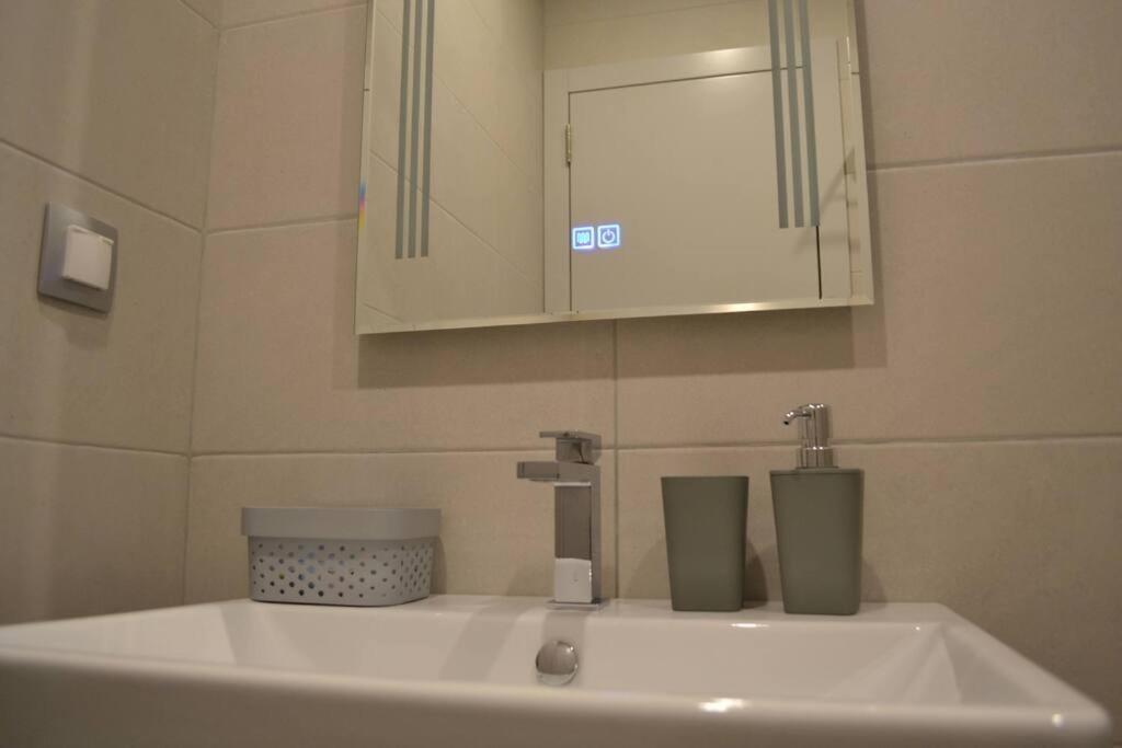 Modern City Center 2 Bedroom Apartment صوفيا المظهر الخارجي الصورة