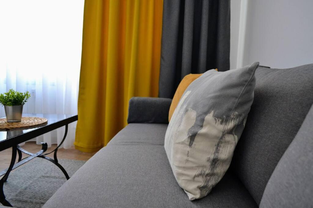Modern City Center 2 Bedroom Apartment صوفيا المظهر الخارجي الصورة