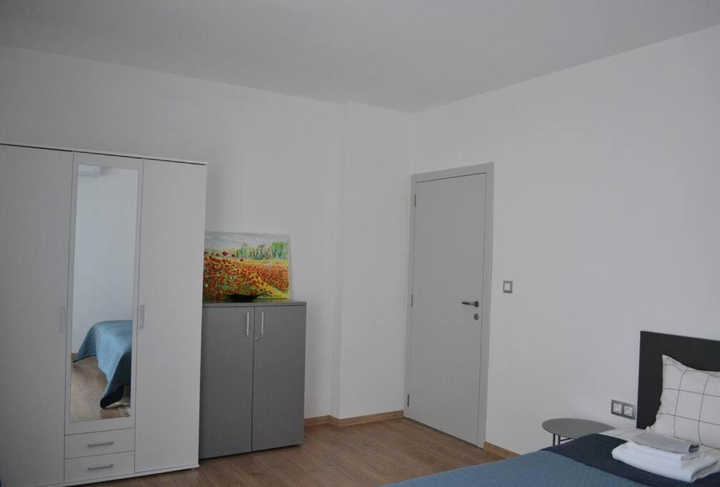 Modern City Center 2 Bedroom Apartment صوفيا المظهر الخارجي الصورة