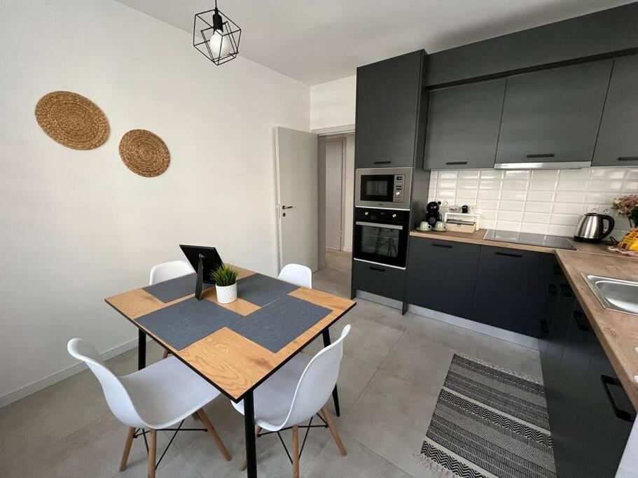 Modern City Center 2 Bedroom Apartment صوفيا المظهر الخارجي الصورة